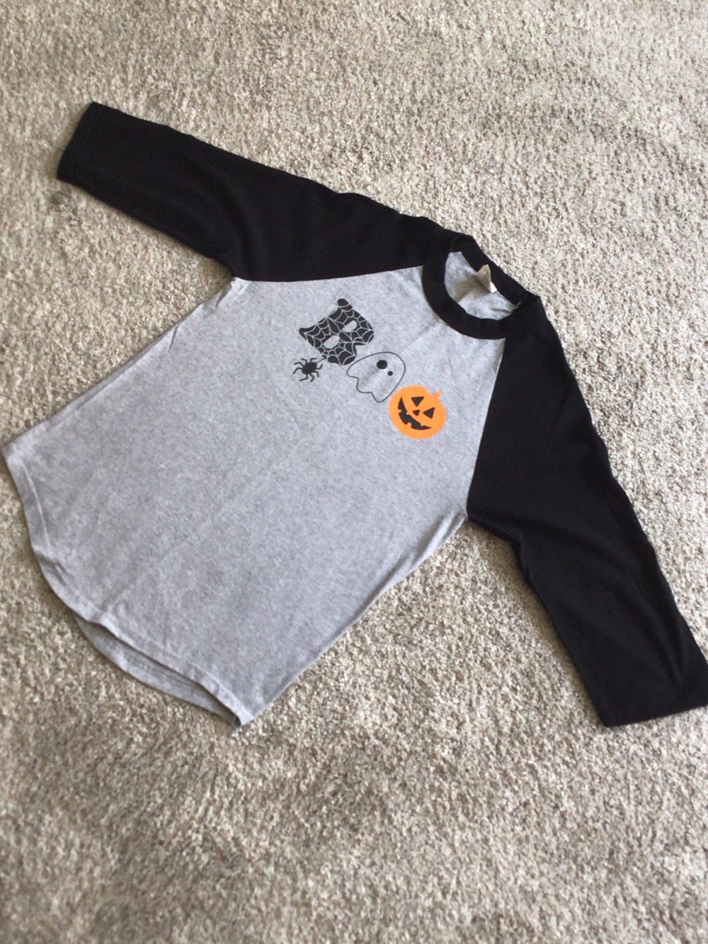 Kids Halloween Raglan Tee - Gray & Black